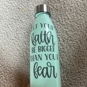 Teal 22oz cup with grey Let your faith be bigger than your fear
